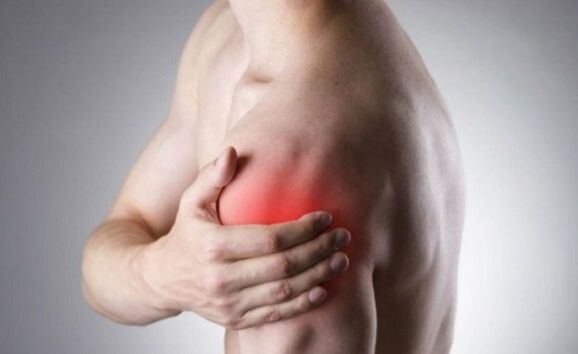 Artrite glenohumeral como causa de dor nas costas baixo o omóplato esquerdo